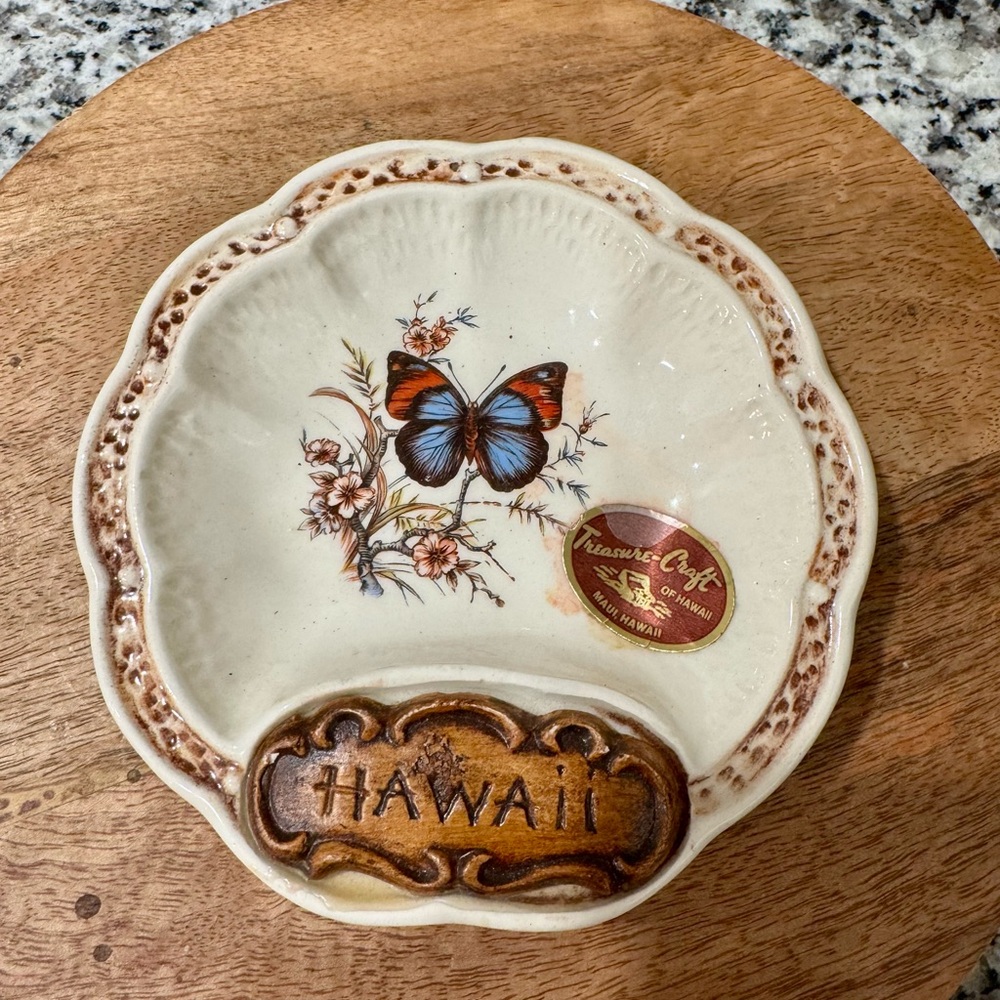 Treasure Craft Vintage Hawaii Trinket Dish with‎ Butterfly